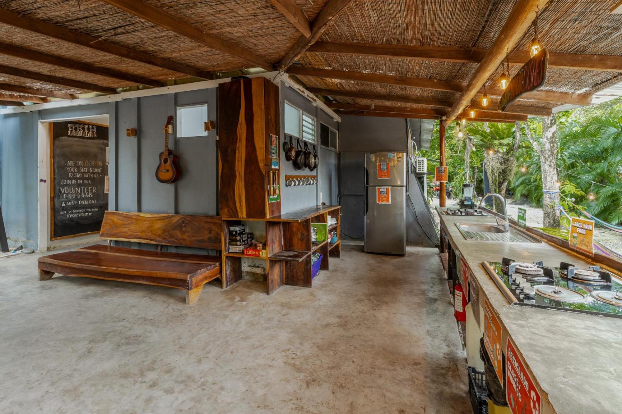 Akih Pods Hostel Playa Santa Teresa  Экстерьер фото